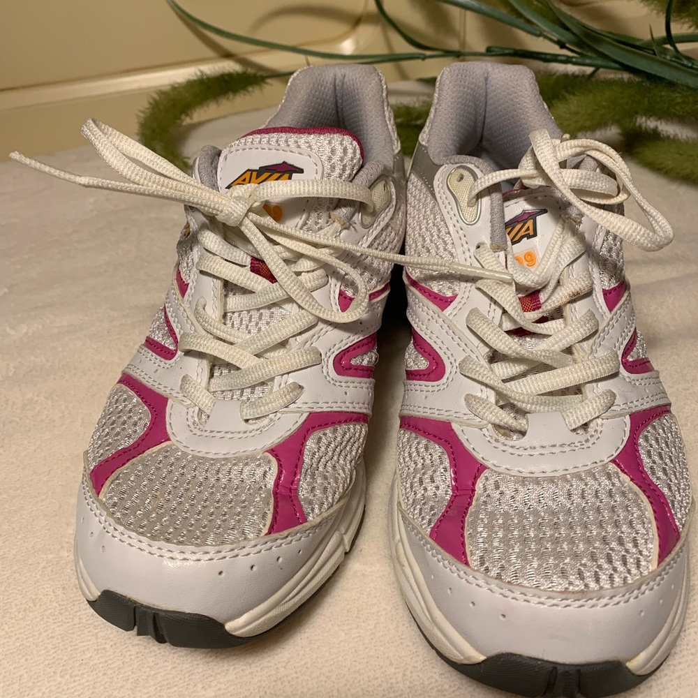Avia Avi Motion Tennis Shoes - NWOT